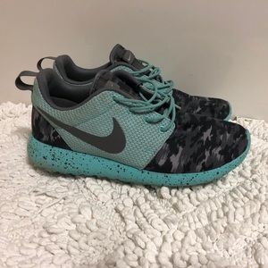 CUSTOMIZED Nike Roshes